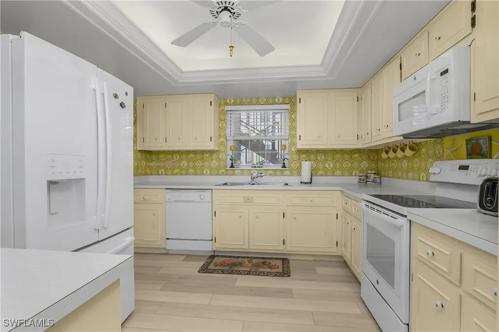 2701 Gulf Shore Boulevard N Naples FL 34103