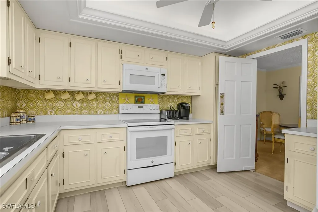 2701 Gulf Shore Boulevard N Naples FL 34103