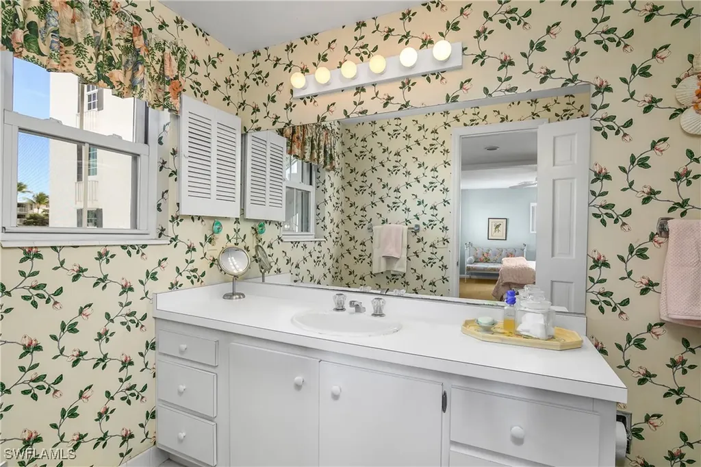 2701 Gulf Shore Boulevard N Naples FL 34103