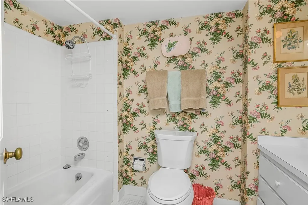 2701 Gulf Shore Boulevard N Naples FL 34103