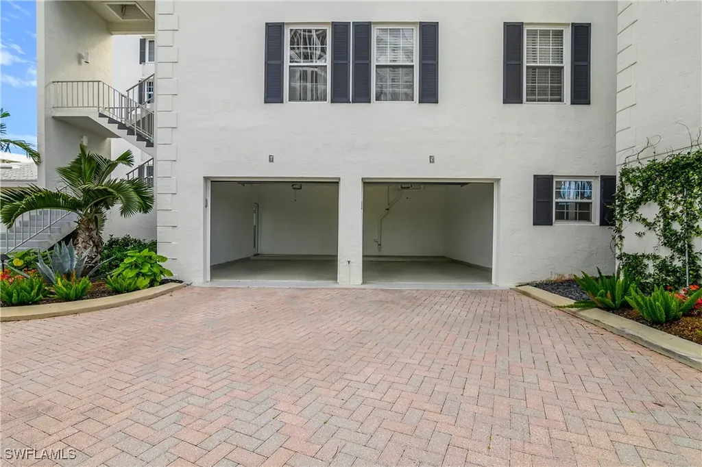 2701 Gulf Shore Boulevard N Naples FL 34103