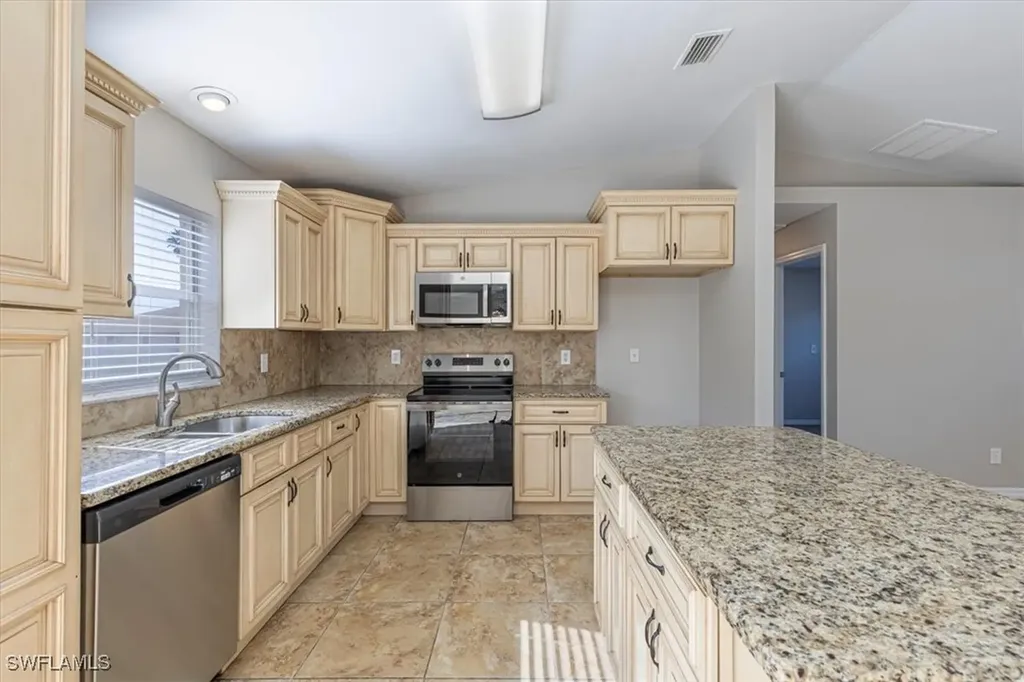 1510 SW 13th Terrace Cape Coral FL 33991