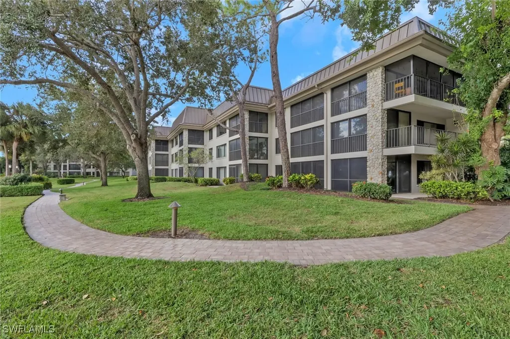 5964 Pelican Bay Boulevard Naples FL 34108
