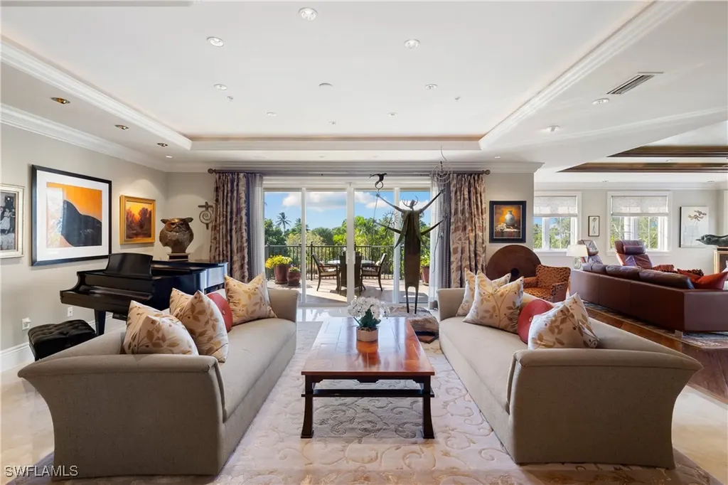 Naples FL, 1400 Gulf Shore Boulevard N, Unit 201