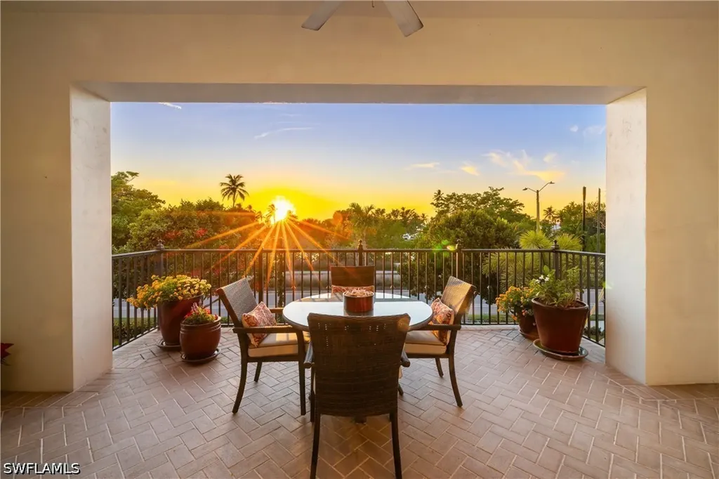 1400 Gulf Shore Boulevard N Naples FL 34102