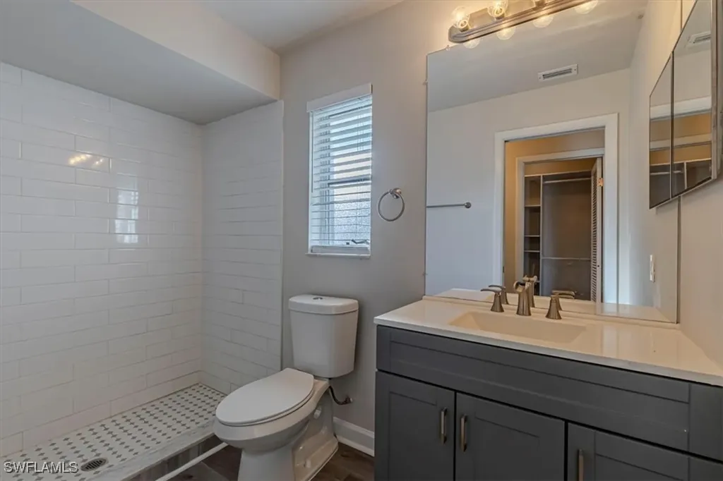 713 SE 35th Street Cape Coral FL 33904