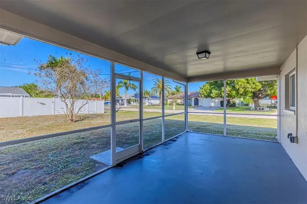 713 SE 35th Street Cape Coral FL 33904