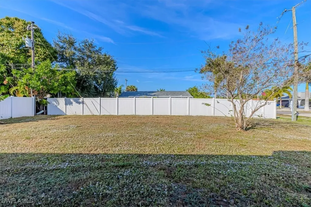 713 SE 35th Street Cape Coral FL 33904