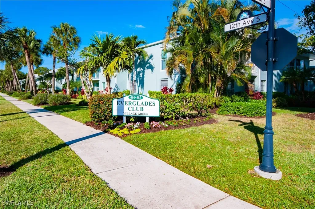 601 12th Avenue S Naples FL 34102