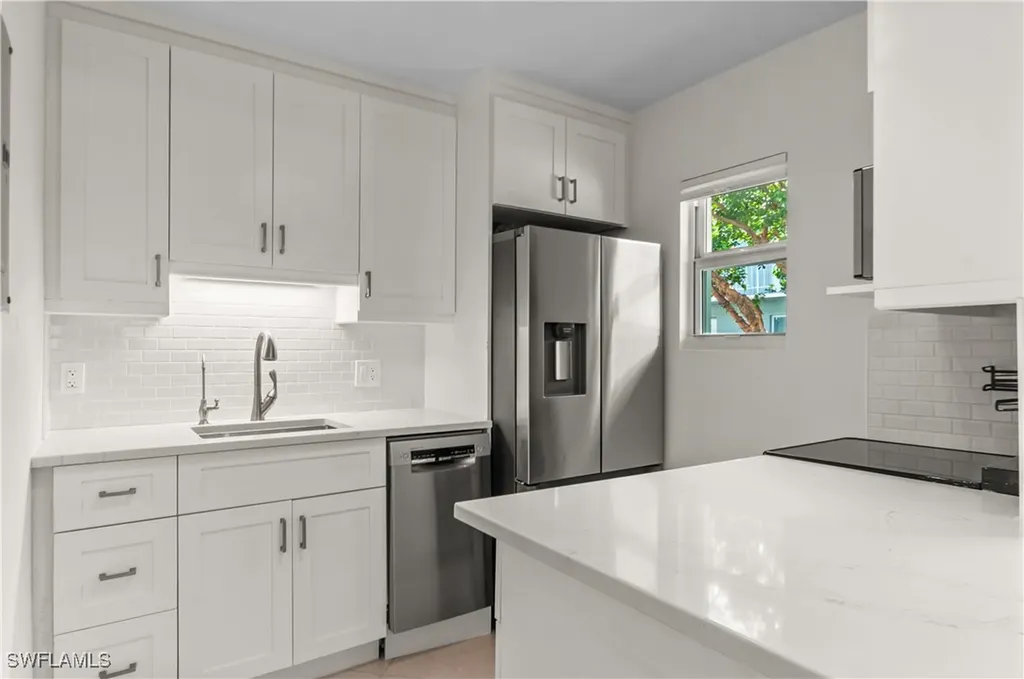 601 12th Avenue S Naples FL 34102