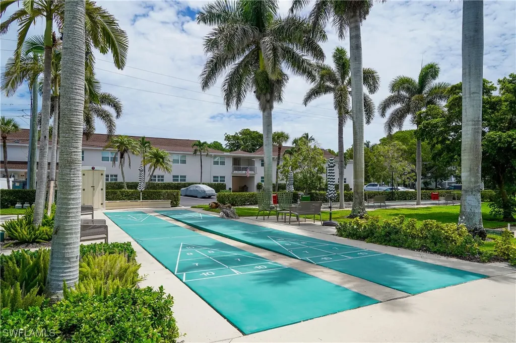 601 12th Avenue S Naples FL 34102