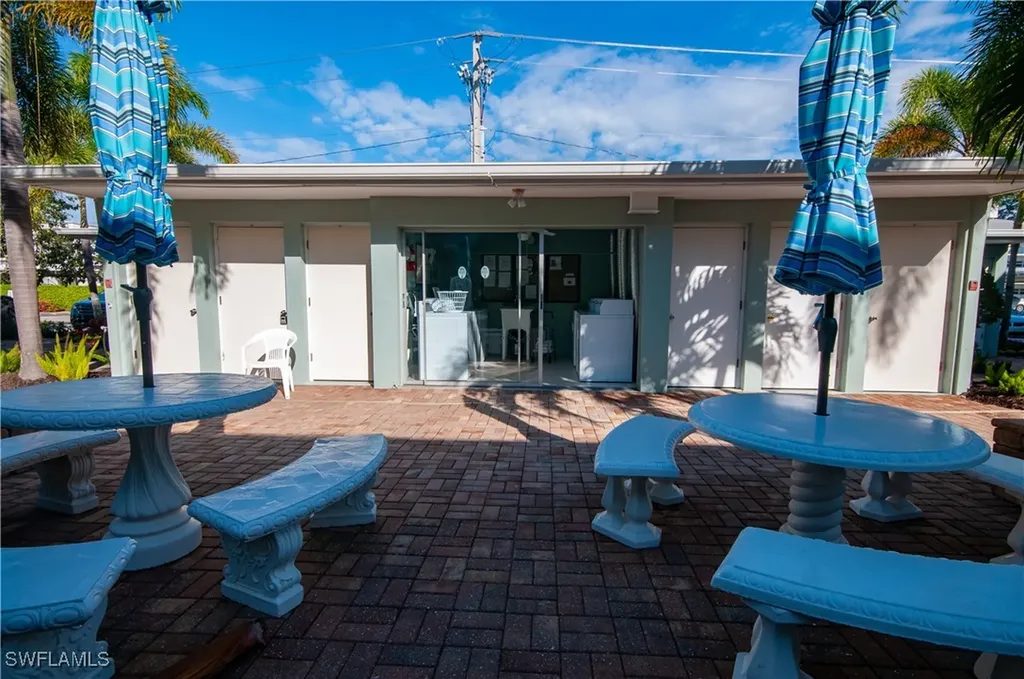 601 12th Avenue S Naples FL 34102