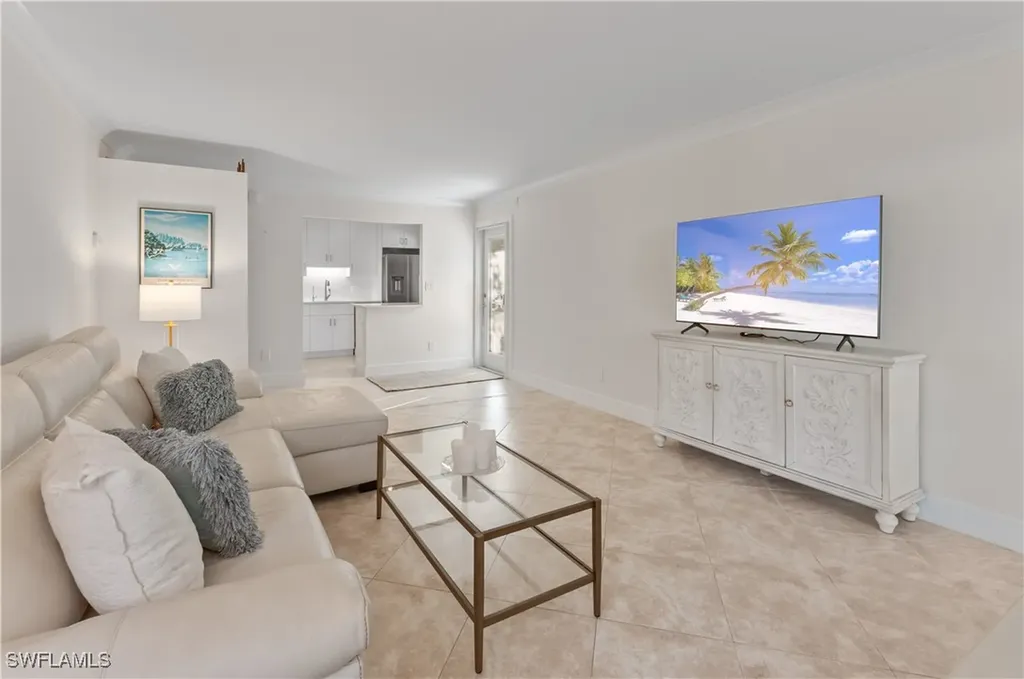 601 12th Avenue S Naples FL 34102