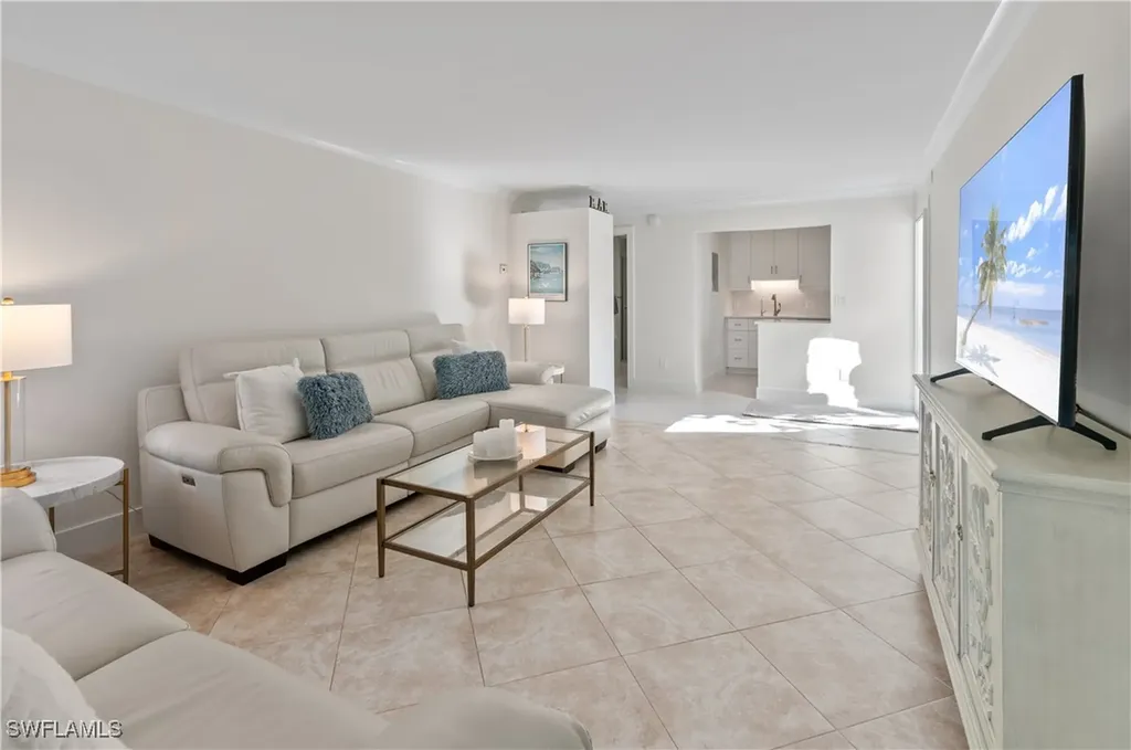 601 12th Avenue S Naples FL 34102