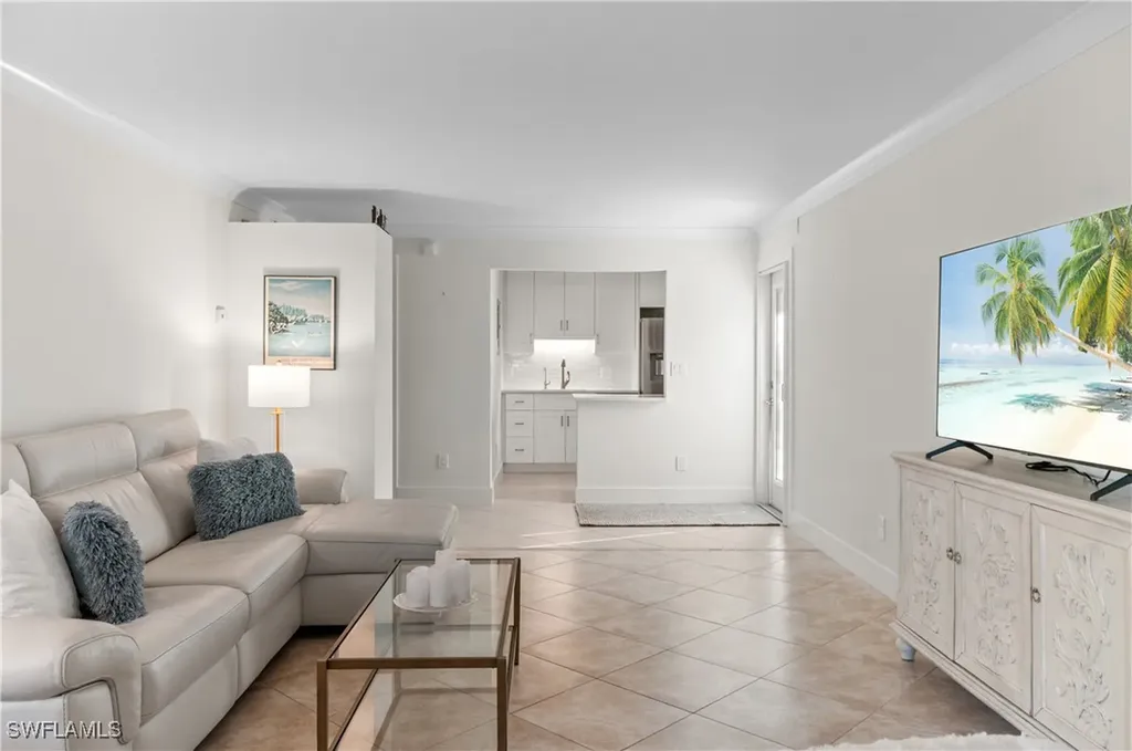 601 12th Avenue S Naples FL 34102