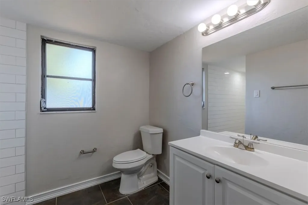 740 SW 5th Street Cape Coral FL 33991