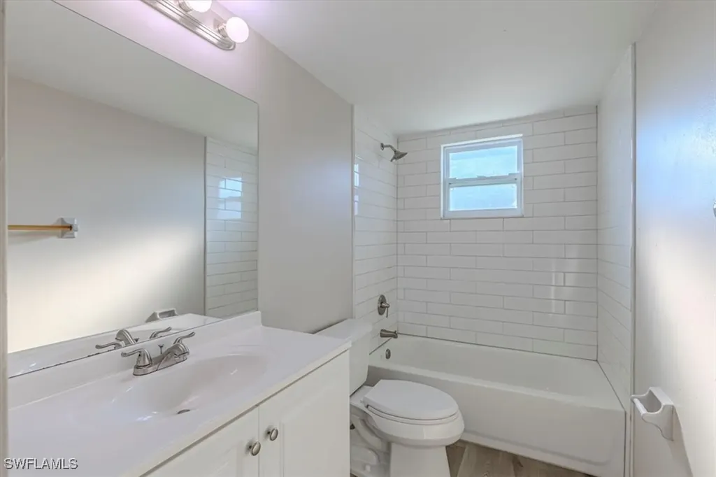 740 SW 5th Street Cape Coral FL 33991