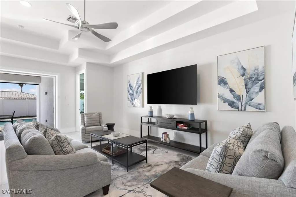 734 109th Avenue N Naples FL 34108