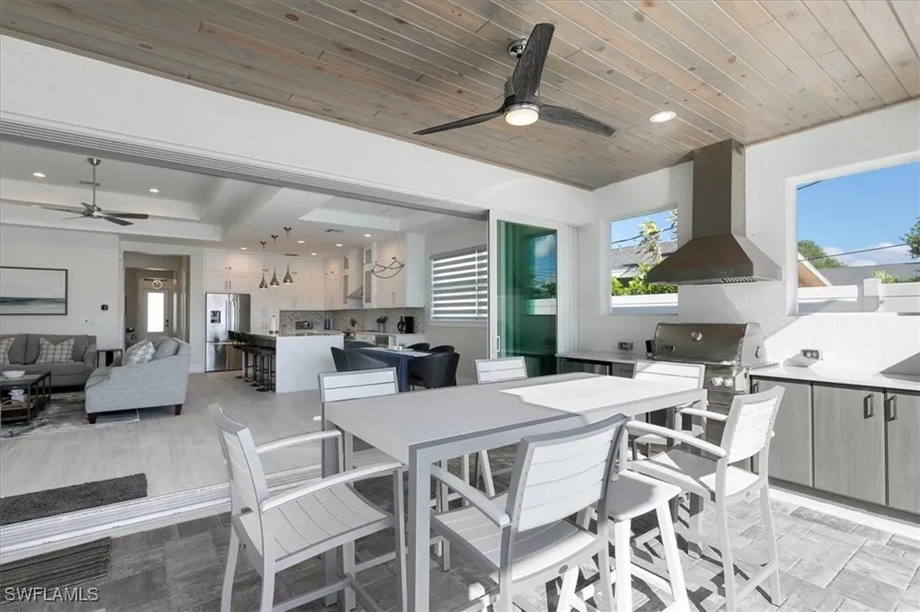 734 109th Avenue N Naples FL 34108