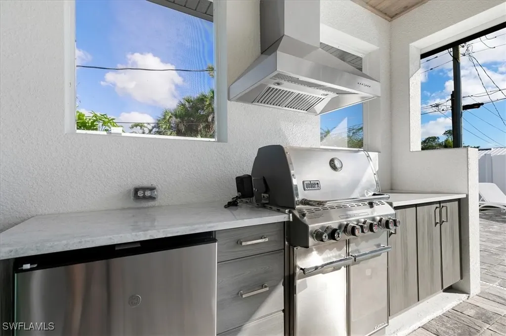 734 109th Avenue N Naples FL 34108