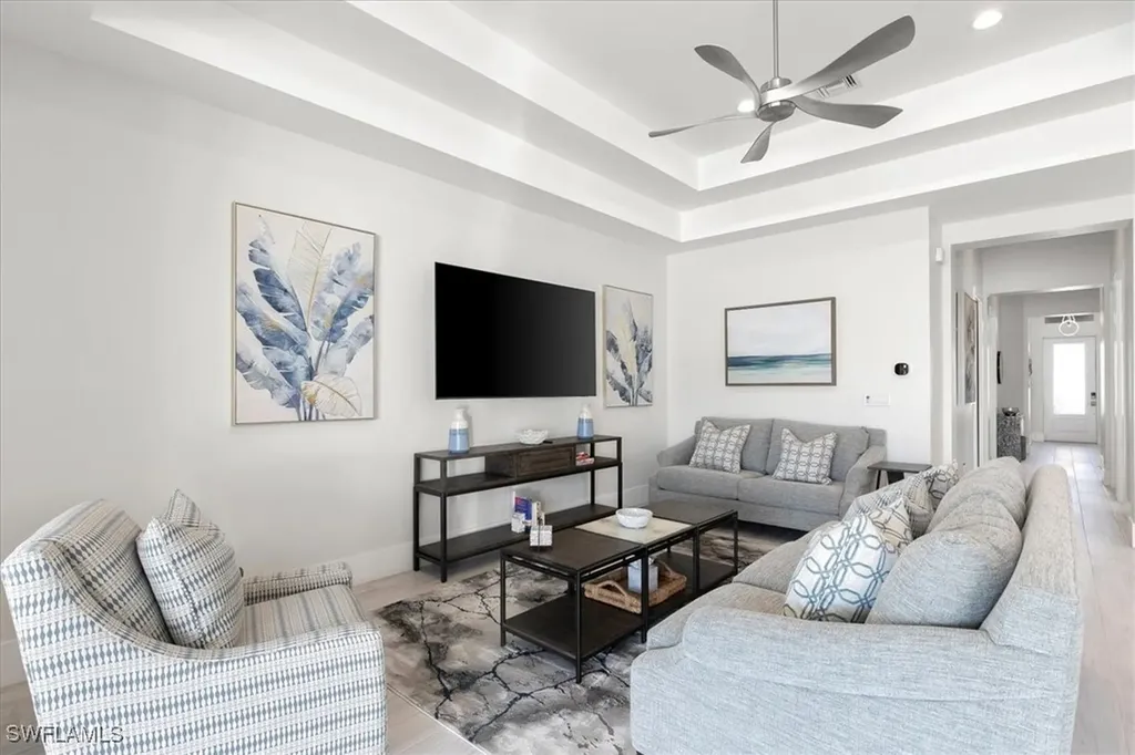 734 109th Avenue N Naples FL 34108