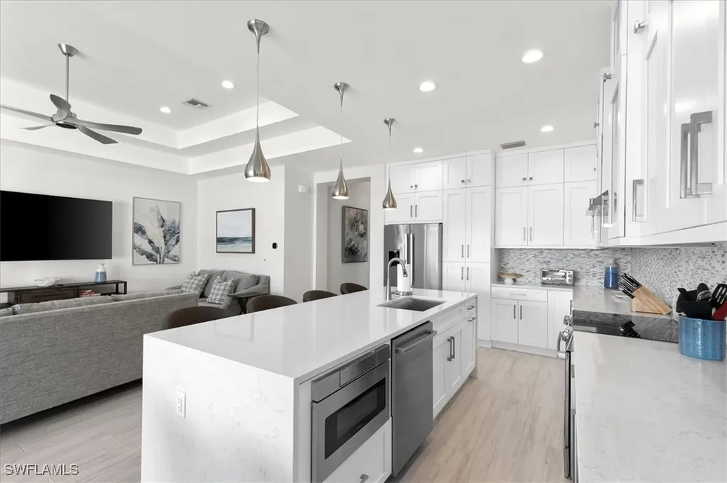 734 109th Avenue N Naples FL 34108