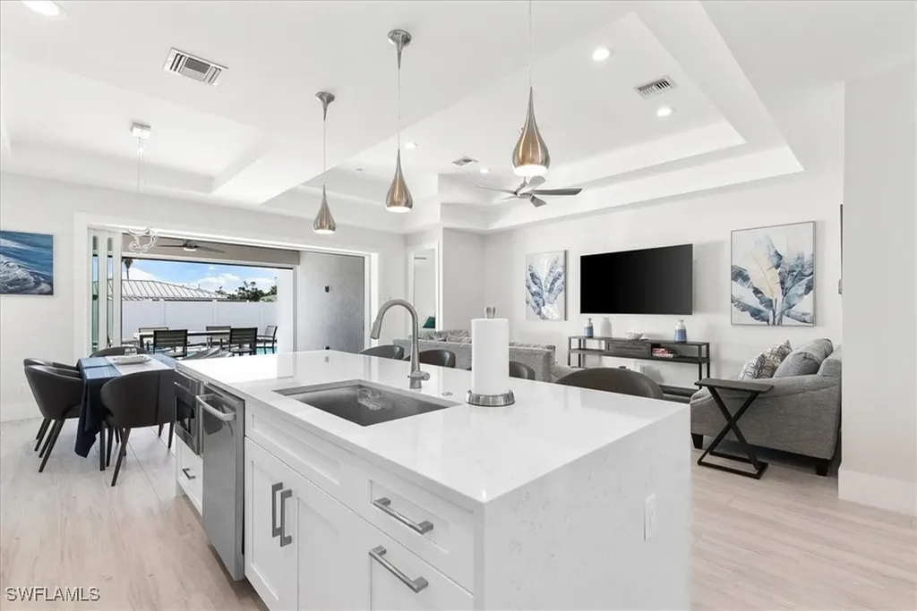 734 109th Avenue N Naples FL 34108