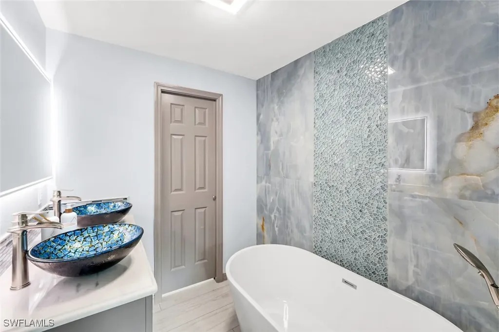 1621 SE 29th Terrace Cape Coral FL 33904