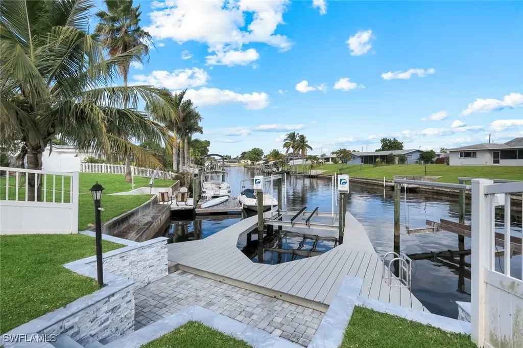 1621 SE 29th Terrace Cape Coral FL 33904
