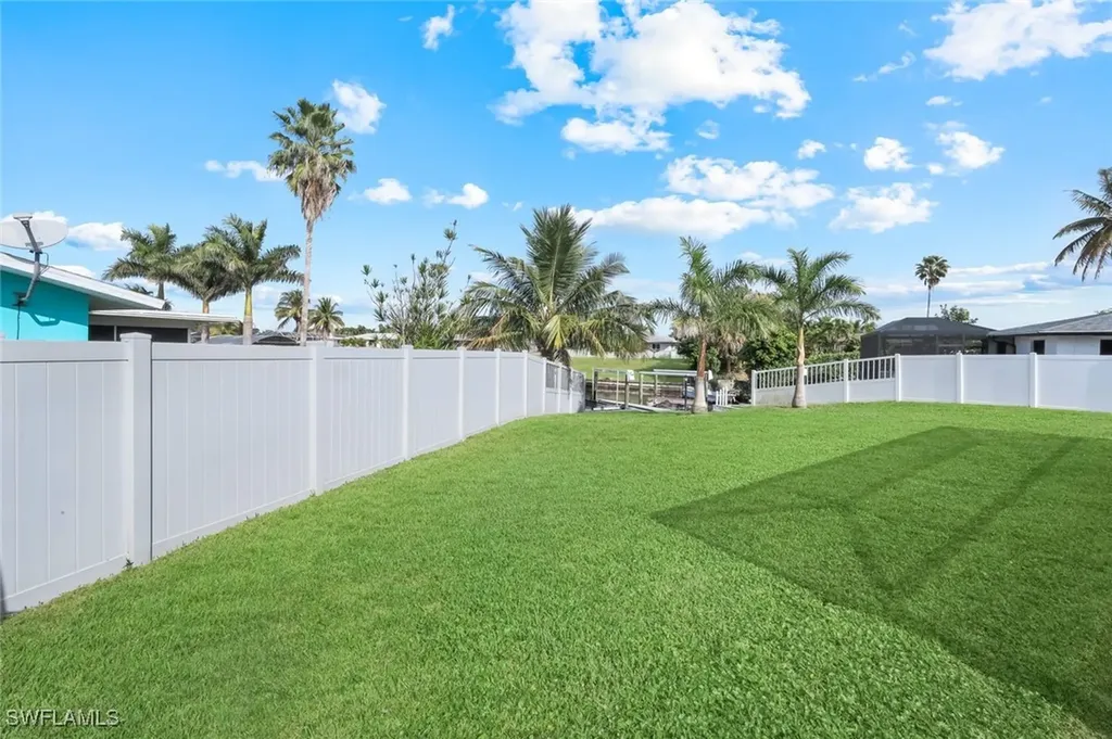 1621 SE 29th Terrace Cape Coral FL 33904