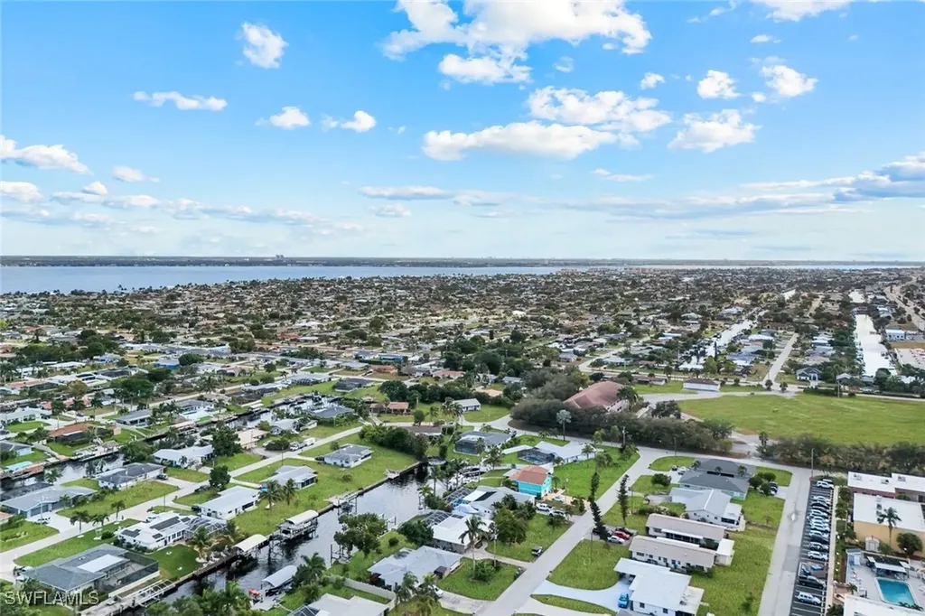 1621 SE 29th Terrace Cape Coral FL 33904