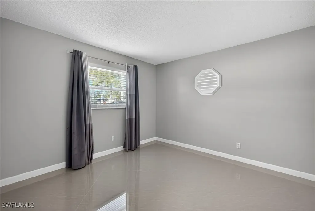 1726 SE 16th Street Cape Coral FL 33990
