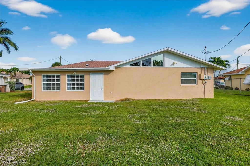 1726 SE 16th Street Cape Coral FL 33990