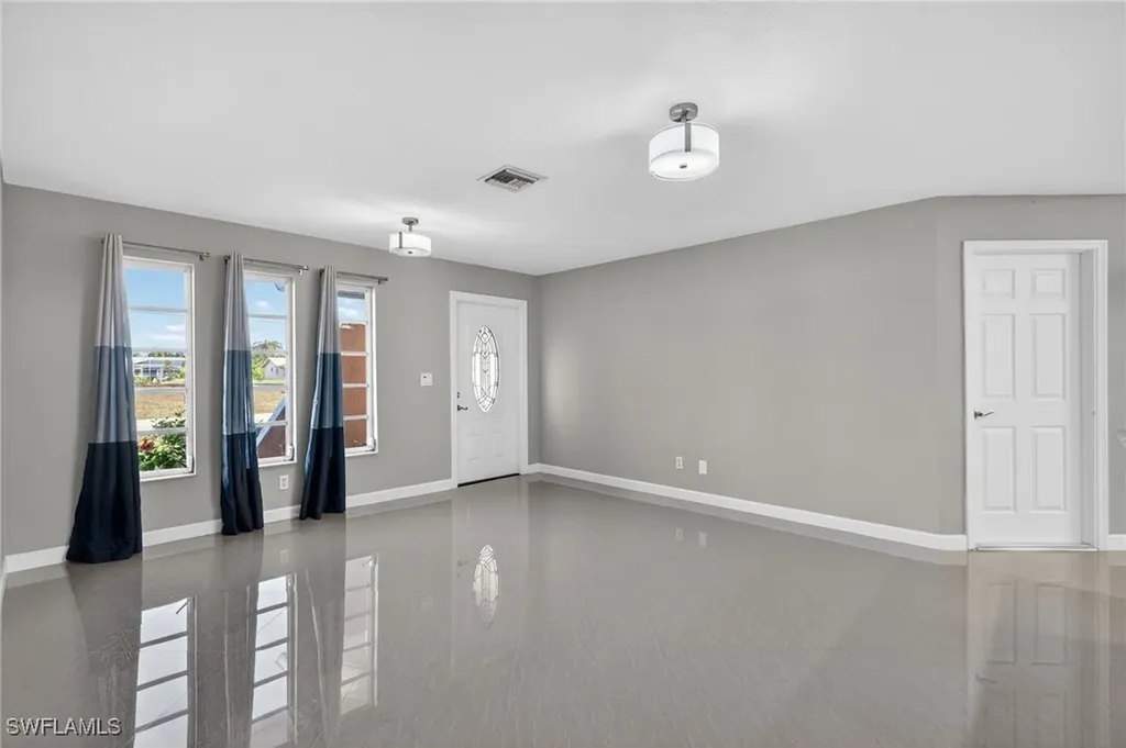 1726 SE 16th Street Cape Coral FL 33990