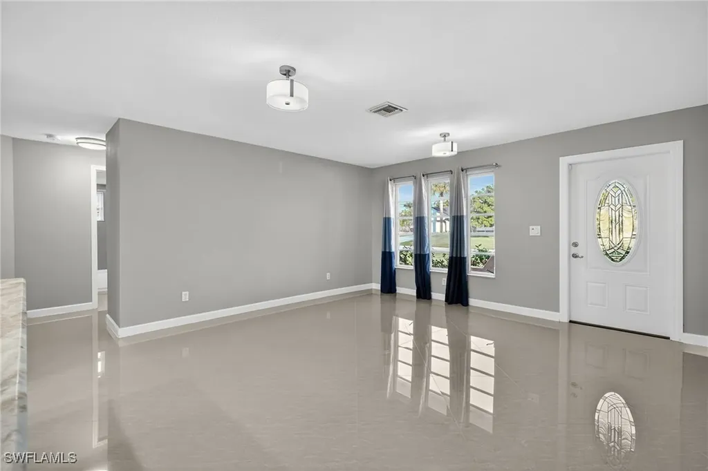 1726 SE 16th Street Cape Coral FL 33990