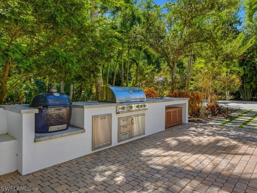 6480 Sandalwood Lane Naples FL 34109