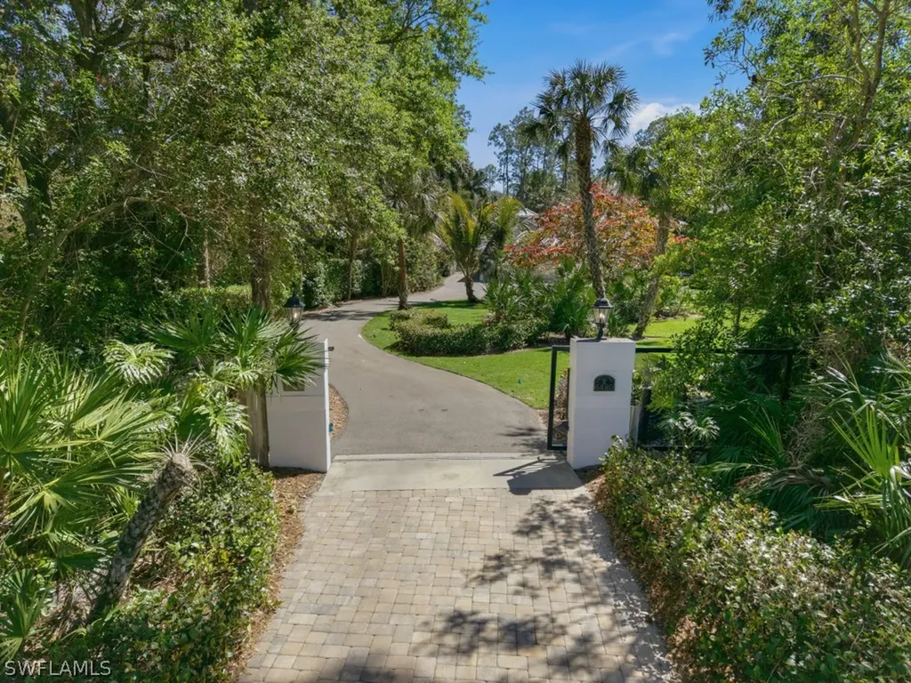 6480 Sandalwood Lane Naples FL 34109
