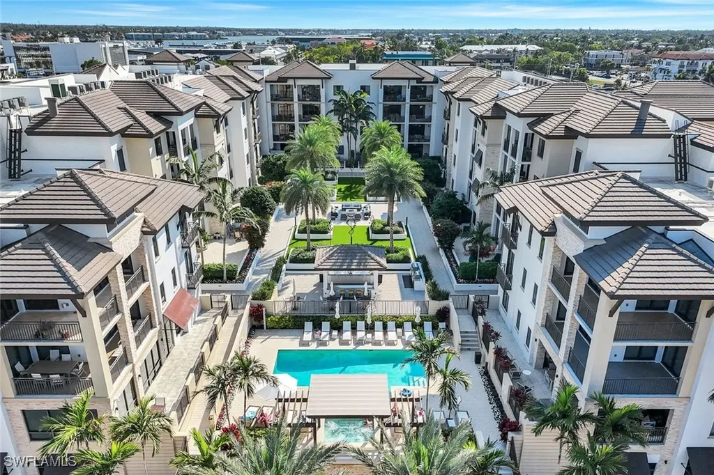 1030 3rd Avenue S Naples FL 34102