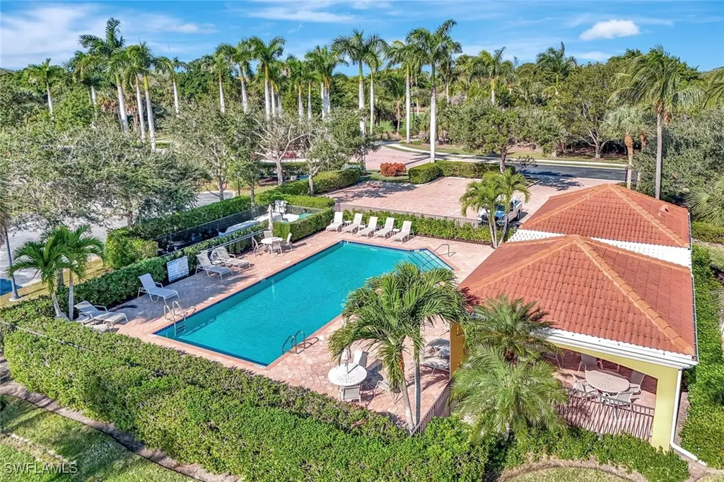 1438 Borghese Lane Naples FL 34114