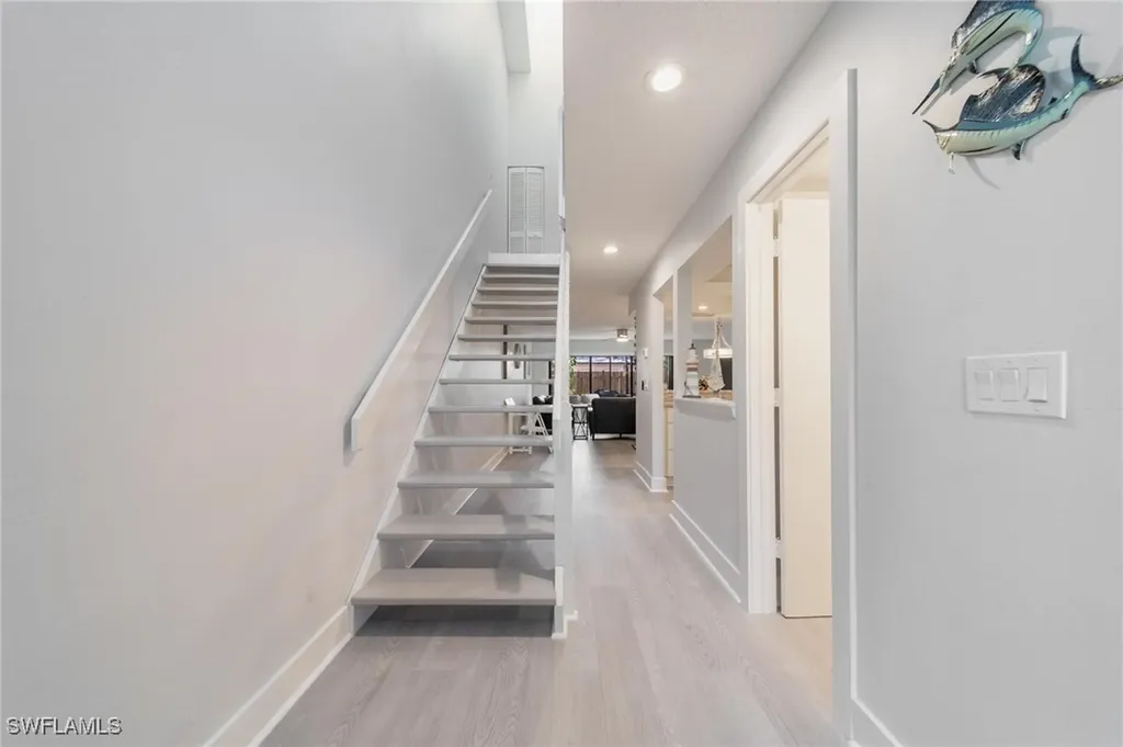 820 Meadowland Drive Naples FL 34108