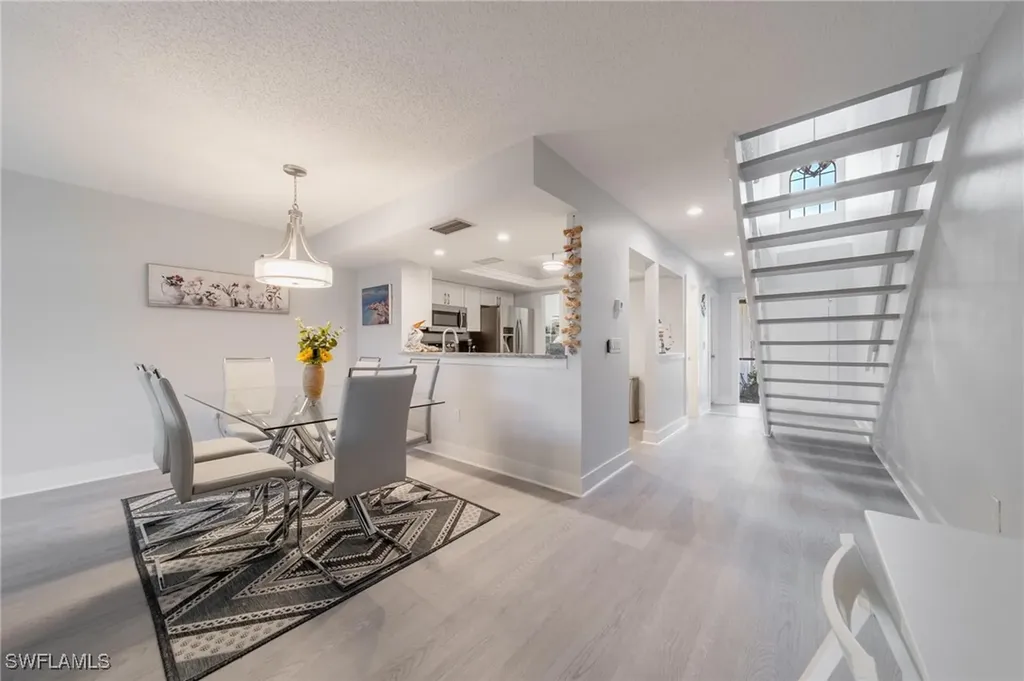820 Meadowland Drive Naples FL 34108