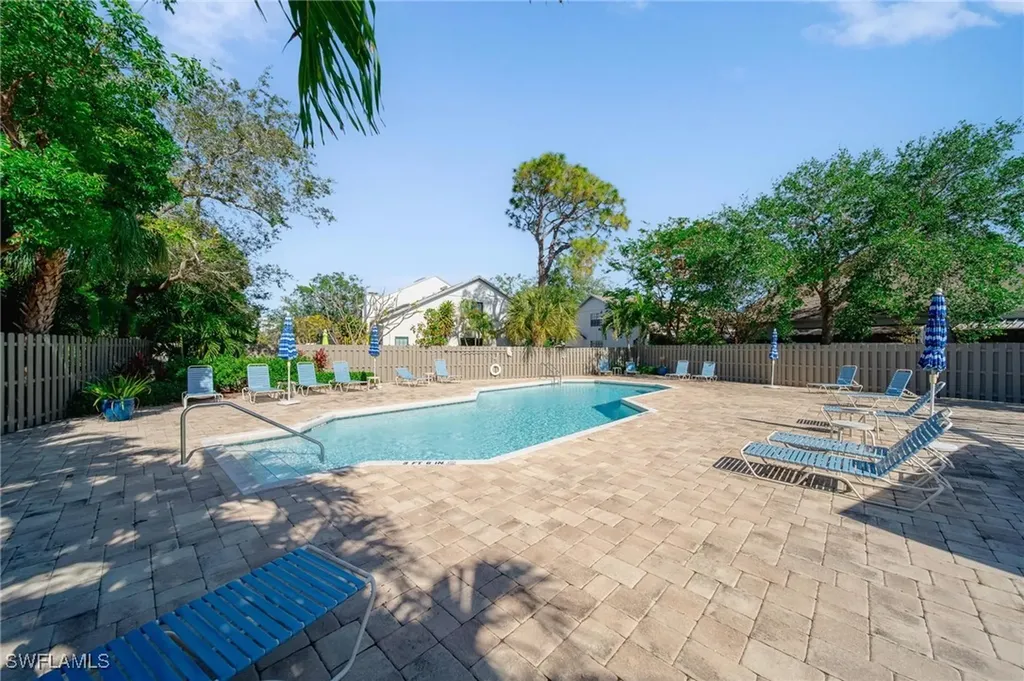 820 Meadowland Drive Naples FL 34108