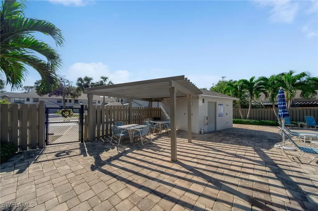 820 Meadowland Drive Naples FL 34108