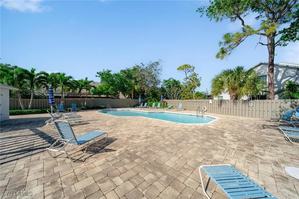 820 Meadowland Drive Naples FL 34108