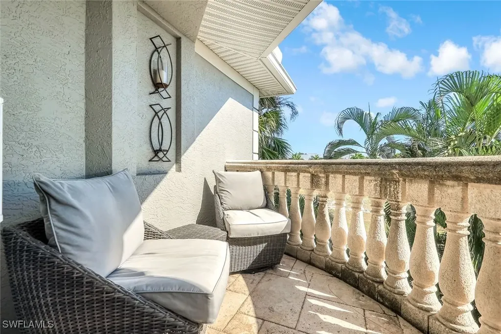 993 8th Street S Naples FL 34102