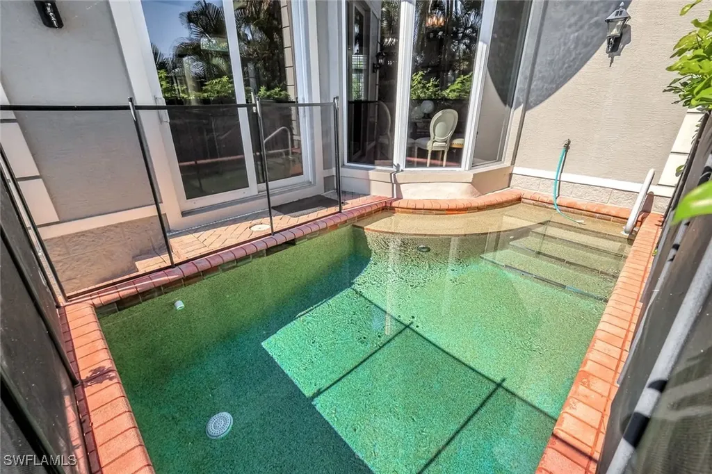 993 8th Street S Naples FL 34102
