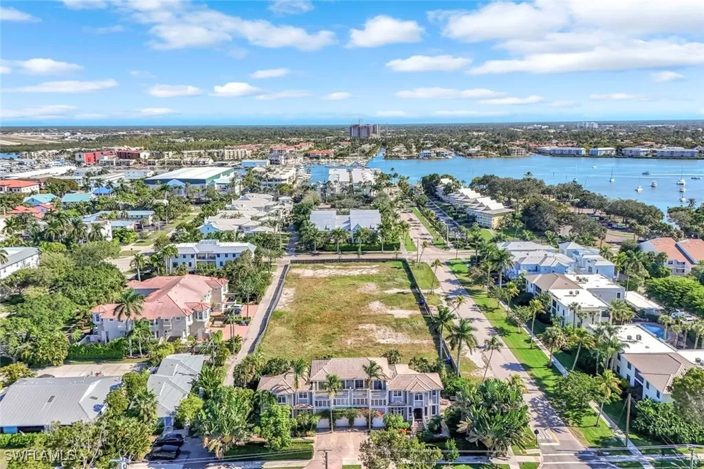 993 8th Street S Naples FL 34102