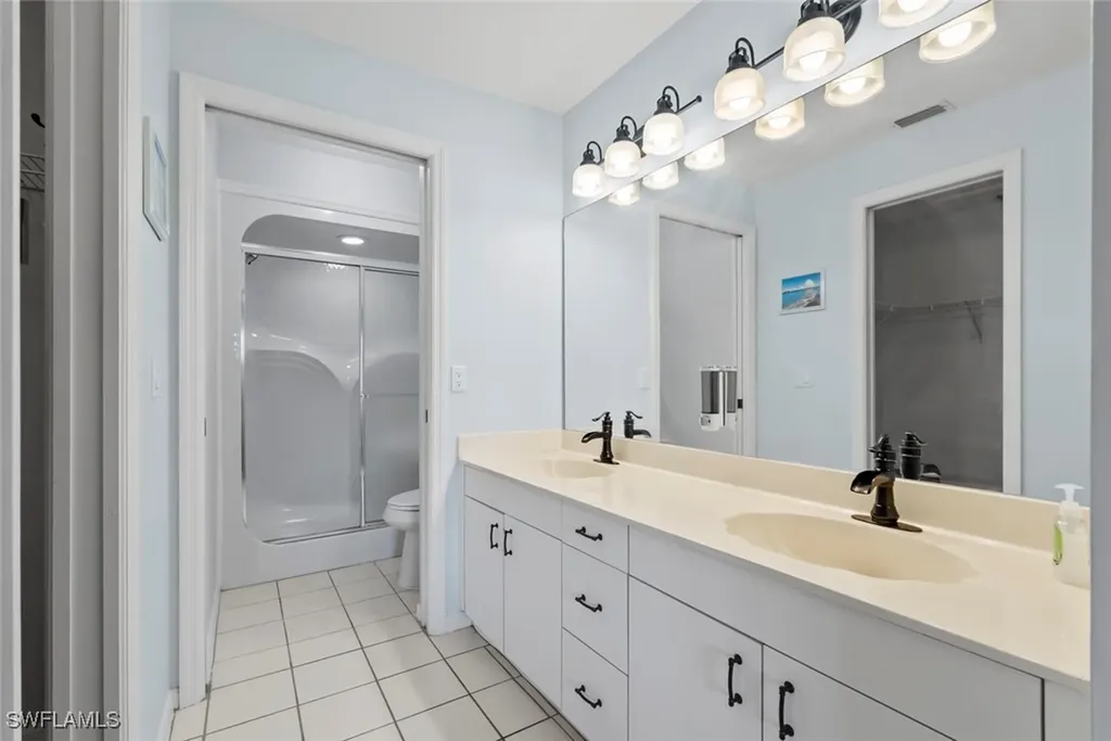 121 Gabriel Circle Naples FL 34104