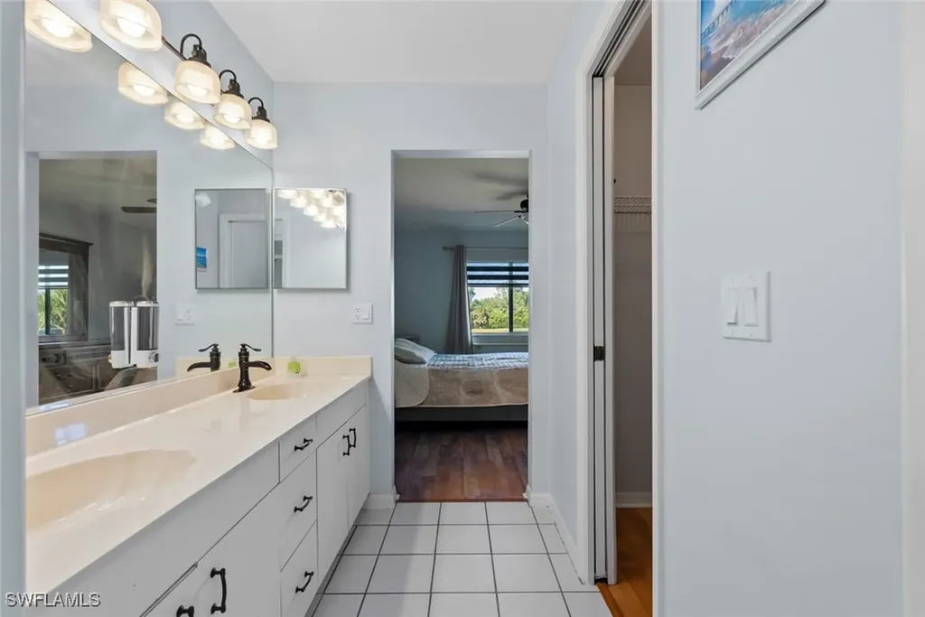 121 Gabriel Circle Naples FL 34104