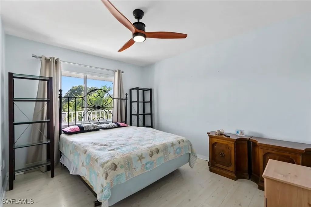 121 Gabriel Circle Naples FL 34104